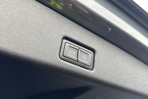 PK75LDA Audi Q5 SUV Edition 1 TDI quattro 204 PS S tronic Thumbnail #39