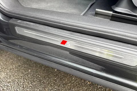 PK75LDA Audi Q5 SUV Edition 1 TDI quattro 204 PS S tronic Thumbnail #43