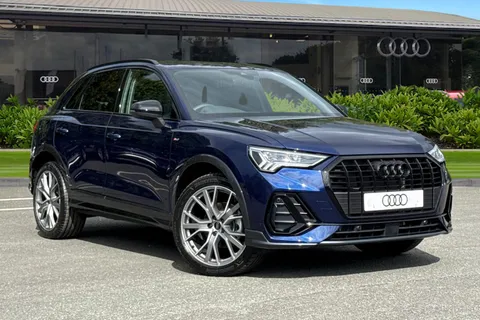 PN75FOA Audi Q3 Black Edition 35 TFSI  150 PS S tronic Thumbnail #2