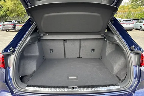 PN75FOA Audi Q3 Black Edition 35 TFSI  150 PS S tronic Thumbnail #7