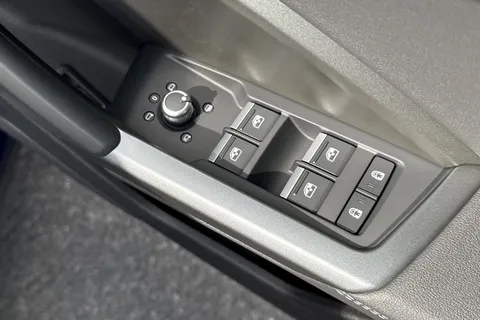 PN75FOA Audi Q3 Black Edition 35 TFSI  150 PS S tronic Thumbnail #21