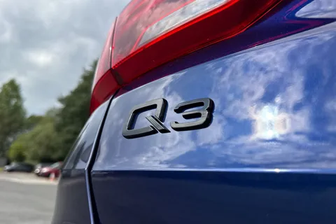 PN75FOA Audi Q3 Black Edition 35 TFSI  150 PS S tronic Thumbnail #34