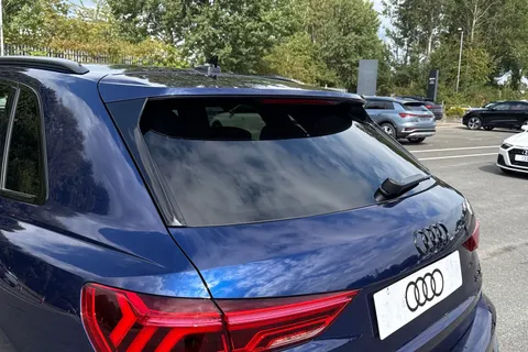 PN75FOA Audi Q3 Black Edition 35 TFSI  150 PS S tronic Thumbnail #39