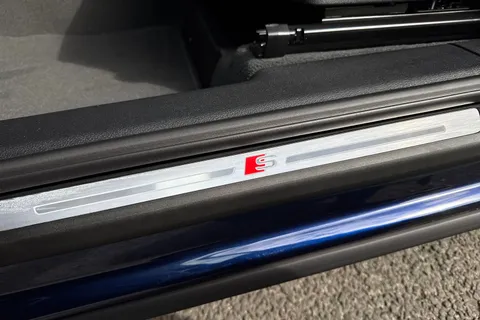 PN75FOA Audi Q3 Black Edition 35 TFSI  150 PS S tronic Thumbnail #43