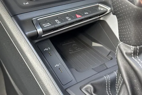 PN75FOA Audi Q3 Black Edition 35 TFSI  150 PS S tronic Thumbnail #50