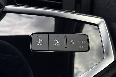 PN75FOA Audi Q3 Black Edition 35 TFSI  150 PS S tronic Thumbnail #51