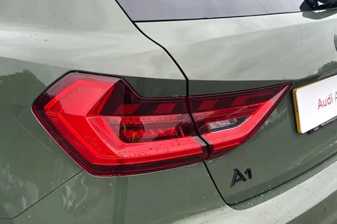 PK75EPN Audi A1 Black Edition 25 TFSI 95 PS 5-speed Thumbnail #8