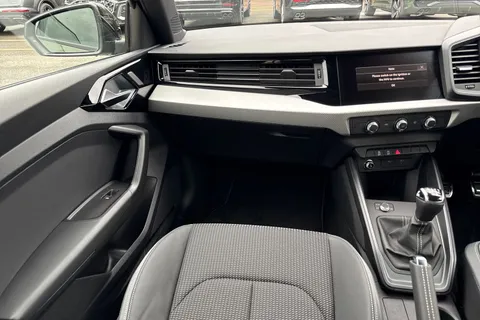 PK75EPN Audi A1 Black Edition 25 TFSI 95 PS 5-speed Thumbnail #20