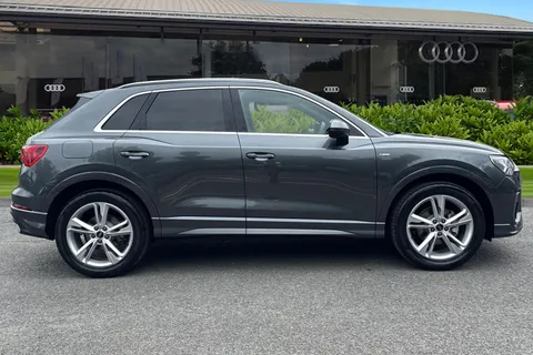 PJ25WXU Audi Q3 S line 35 TFSI  150 PS S tronic Thumbnail #4