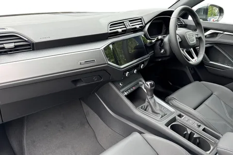 PJ25WXU Audi Q3 S line 35 TFSI  150 PS S tronic Thumbnail #15