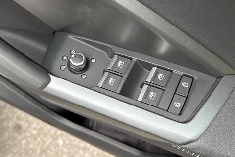 PJ25WXU Audi Q3 S line 35 TFSI  150 PS S tronic Thumbnail #21
