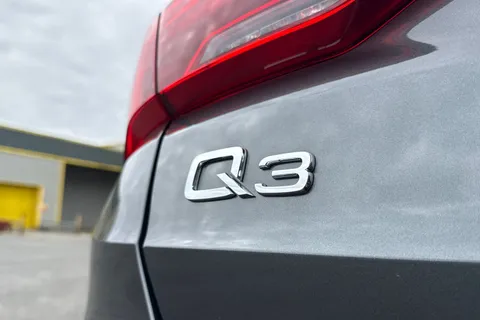 PJ25WXU Audi Q3 S line 35 TFSI  150 PS S tronic Thumbnail #34