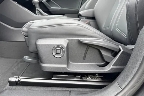 PJ25WXU Audi Q3 S line 35 TFSI  150 PS S tronic Thumbnail #40