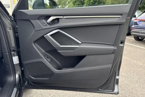 PJ25WXU Audi Q3 S line 35 TFSI  150 PS S tronic Thumbnail #42