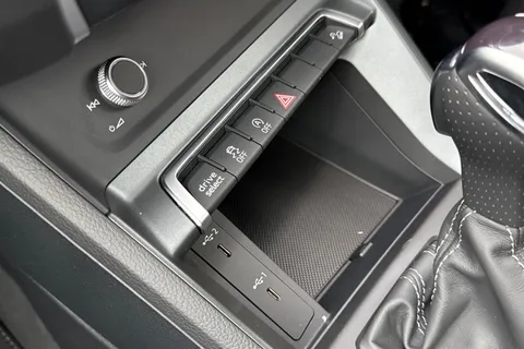 PJ25WXU Audi Q3 S line 35 TFSI  150 PS S tronic Thumbnail #47