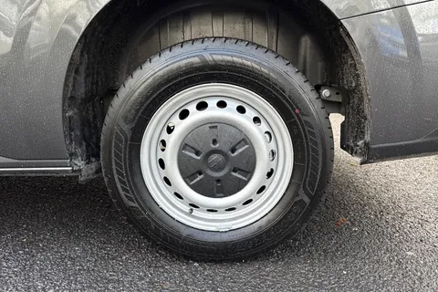 PJ75APU Volkswagen Transporter T28 Panel Van Commerce LWB 110 PS 2.0 TDI 6sp Manual Thumbnail #12