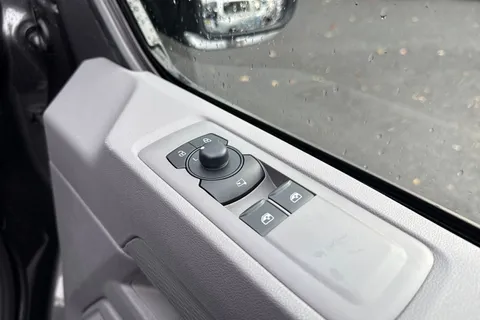 PJ75APU Volkswagen Transporter T28 Panel Van Commerce LWB 110 PS 2.0 TDI 6sp Manual Thumbnail #21