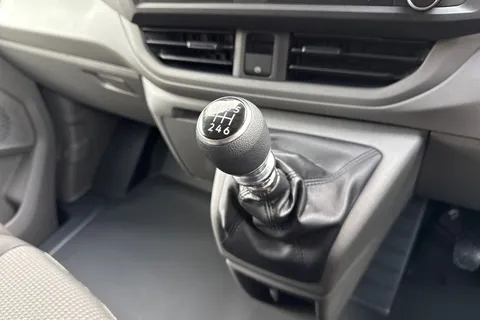 PJ75APU Volkswagen Transporter T28 Panel Van Commerce LWB 110 PS 2.0 TDI 6sp Manual Thumbnail #23