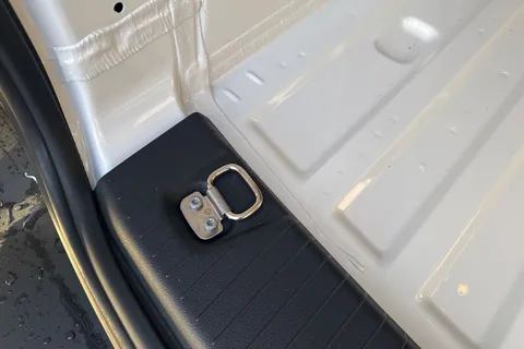 36 of 42 for Volkswagen Caddy C20 Caddy Cargo Commerce SWB 102 PS 2.0 TDI 6sp Manual