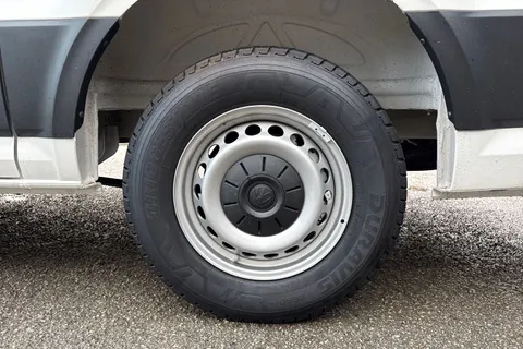 PN75NAO Volkswagen Crafter CR35 Panel van Commerce MWB 140 PS 2.0 TDI 6sp Manual FWD Thumbnail #12