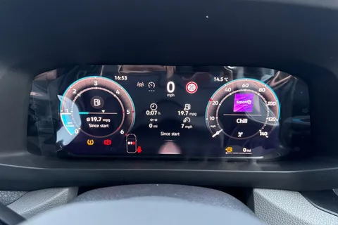 PN75NAO Volkswagen Crafter CR35 Panel van Commerce MWB 140 PS 2.0 TDI 6sp Manual FWD Thumbnail #34