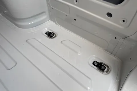 PN75NAO Volkswagen Crafter CR35 Panel van Commerce MWB 140 PS 2.0 TDI 6sp Manual FWD Thumbnail #37