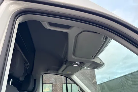 PN75NAO Volkswagen Crafter CR35 Panel van Commerce MWB 140 PS 2.0 TDI 6sp Manual FWD Thumbnail #43