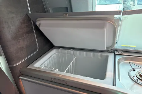 44 of 51 for Volkswagen California Ocean SWB 150 PS 2.0 TDI 7sp DSG