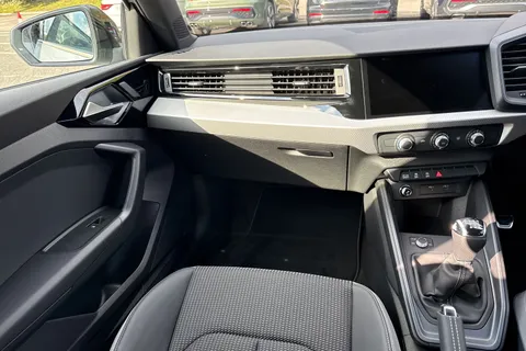 PK75BWN Audi A1 Black Edition 30 TFSI  116 PS 6-speed Thumbnail #20