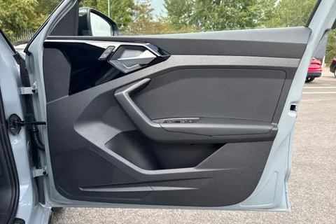 PK75BWN Audi A1 Black Edition 30 TFSI  116 PS 6-speed Thumbnail #40