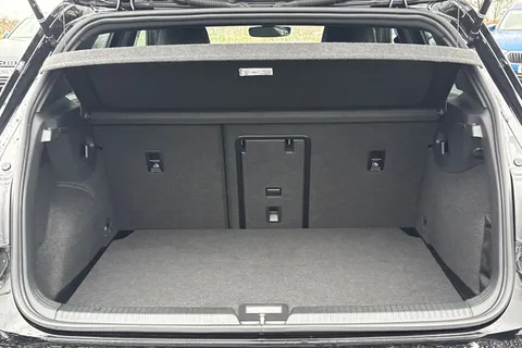 KO25GUH Volkswagen Golf 1.5 TSI 150 R-Line 5dr, 18 INCH LEEDS ALLOYS Thumbnail #7