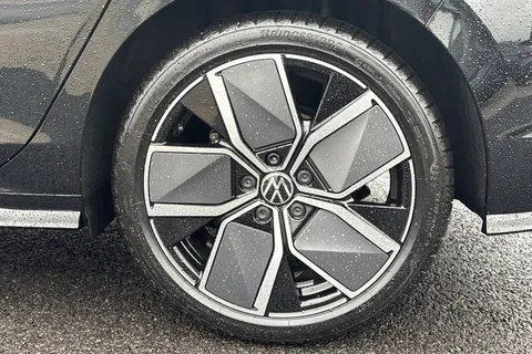 KO25GUH Volkswagen Golf 1.5 TSI 150 R-Line 5dr, 18 INCH LEEDS ALLOYS Thumbnail #10