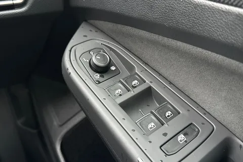 KO25GUH Volkswagen Golf 1.5 TSI 150 R-Line 5dr, 18 INCH LEEDS ALLOYS Thumbnail #21