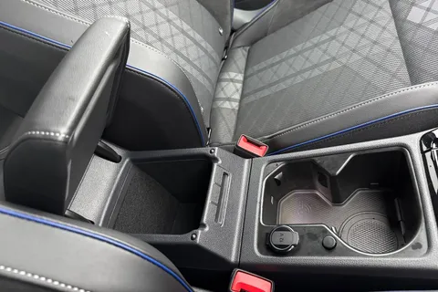 KO25GUH Volkswagen Golf 1.5 TSI 150 R-Line 5dr, 18 INCH LEEDS ALLOYS Thumbnail #37