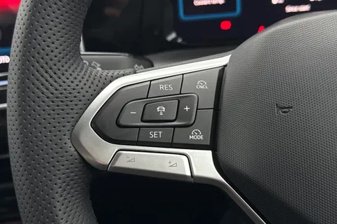 KO25GUH Volkswagen Golf 1.5 TSI 150 R-Line 5dr, 18 INCH LEEDS ALLOYS Thumbnail #38