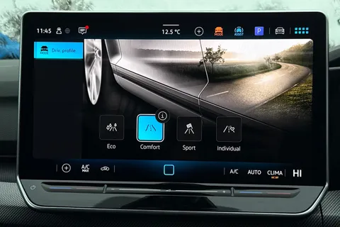 KO25GUH Volkswagen Golf 1.5 TSI 150 R-Line 5dr, 18 INCH LEEDS ALLOYS Thumbnail #43