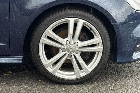 10 of 52 for Audi A3 1.5 TFSI CoD S line Sportback Euro 6 (s/s) 5dr