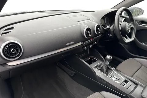 15 of 52 for Audi A3 1.5 TFSI CoD S line Sportback Euro 6 (s/s) 5dr