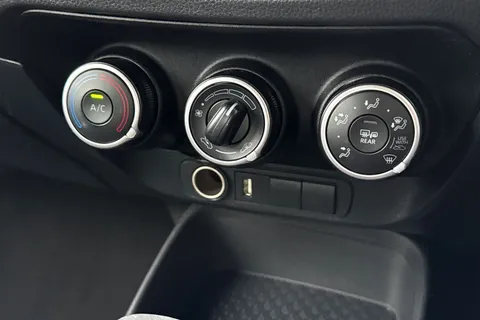 KF72TAU Toyota Aygo X 1.0 VVT-i Pure x-shift Euro 6 (s/s) 5dr Thumbnail #23