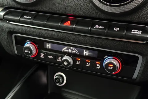 22 of 52 for Audi A3 1.5 TFSI CoD S line Sportback Euro 6 (s/s) 5dr