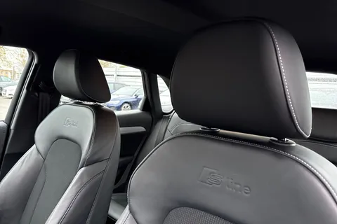 24 of 54 for Audi Q3 S line Edition 2.0 TFSI quattro 180 PS S tronic