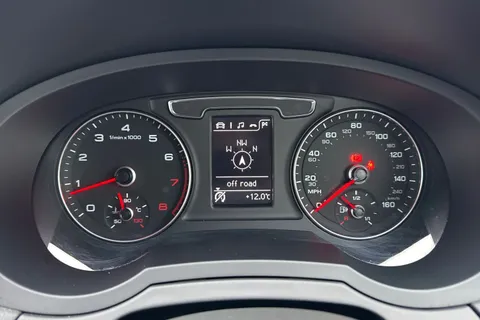 27 of 54 for Audi Q3 S line Edition 2.0 TFSI quattro 180 PS S tronic