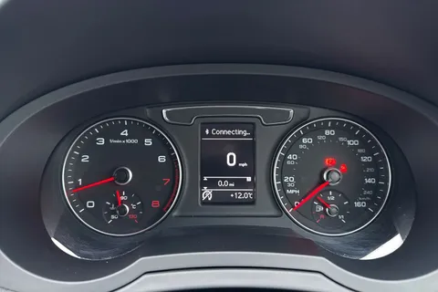 30 of 54 for Audi Q3 S line Edition 2.0 TFSI quattro 180 PS S tronic