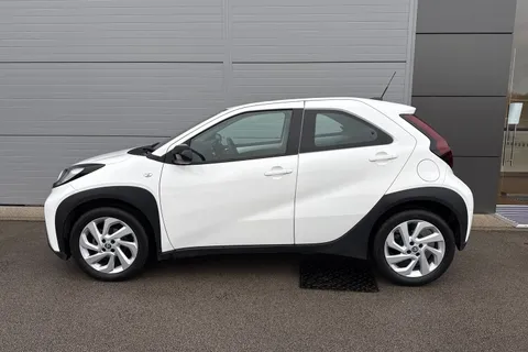 KF72TAU Toyota Aygo X 1.0 VVT-i Pure x-shift Euro 6 (s/s) 5dr Thumbnail #34