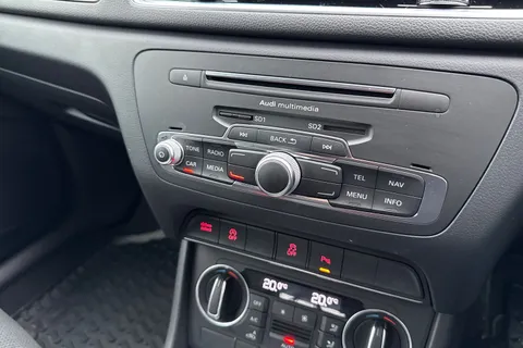 44 of 54 for Audi Q3 S line Edition 2.0 TFSI quattro 180 PS S tronic