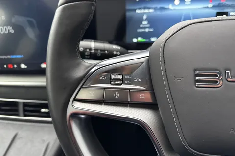 LJ74TYR BYD Sealion 7 82.5kWh Design Auto AWD 5dr Thumbnail #55