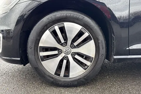 12 of 15 for Volkswagen E-Golf 35.8kWh e-Golf Auto 5dr