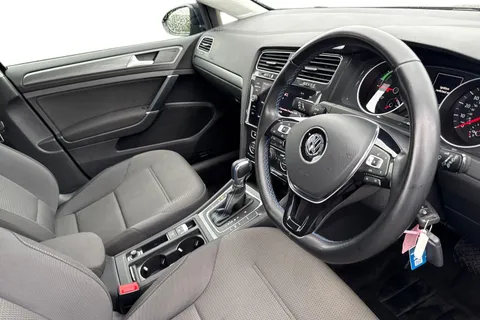 14 of 15 for Volkswagen E-Golf 35.8kWh e-Golf Auto 5dr