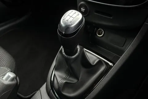 23 of 46 for Renault Clio 0.9 TCe Iconic Hatchback 5dr Petrol Manual Euro 6 (s/s) (75 ps)