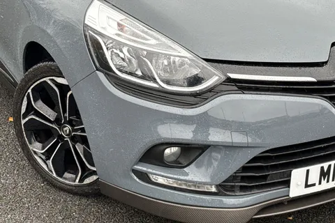 25 of 46 for Renault Clio 0.9 TCe Iconic Hatchback 5dr Petrol Manual Euro 6 (s/s) (75 ps)